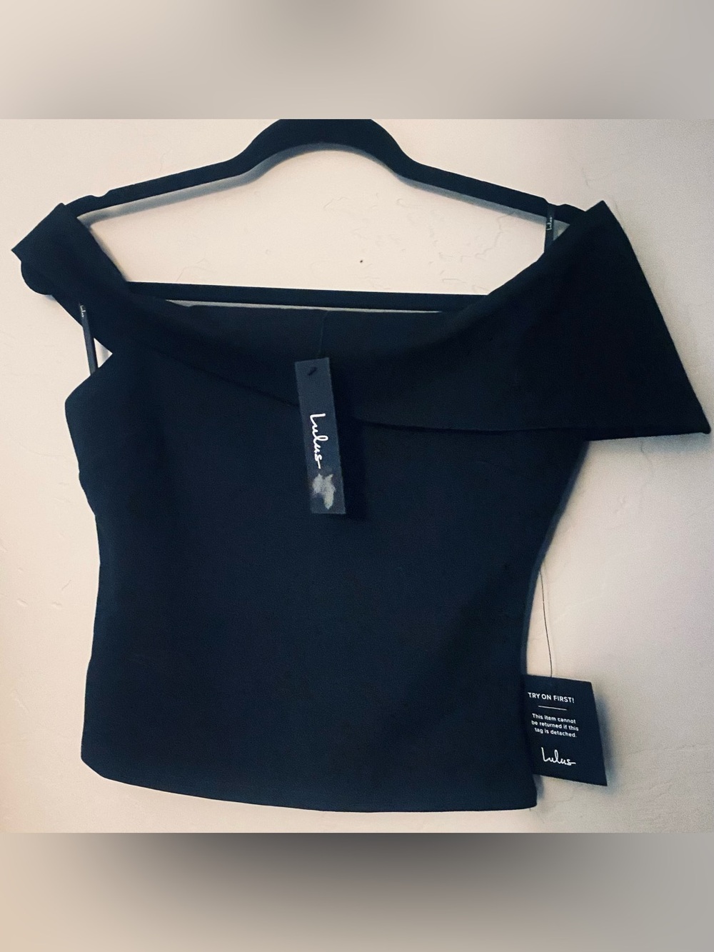 NWT Lulu's Black Off-the-Shoulder Top